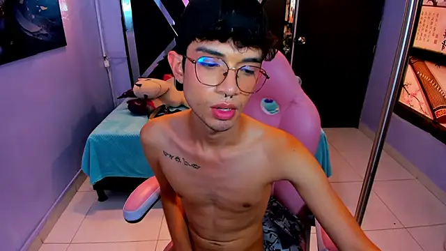 LiamHeatx Live XXX Chat