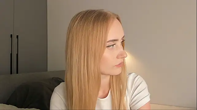 KimikoFolwell Chat XXX live