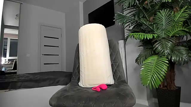 love_is_'s Webcam Show