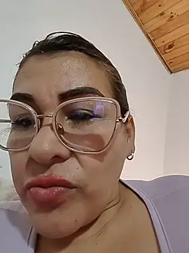 XXX chat uživo modela AlexxiaaMat