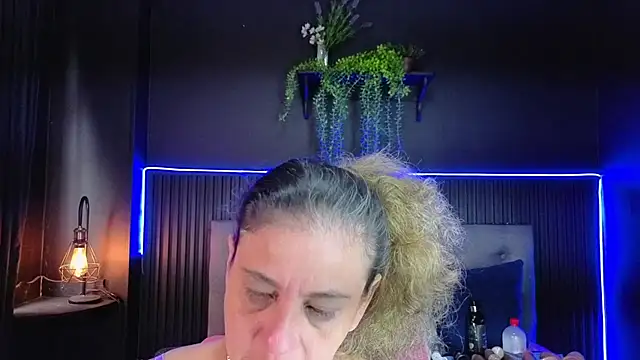 sasi_luna's Live XXX Chat