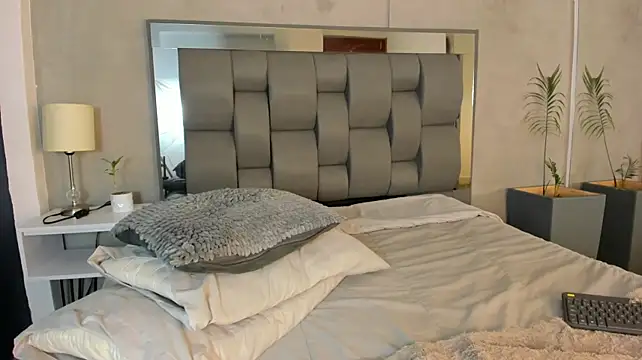 Charlie___Musk Adlı Modelin Canlı XXX Sohbeti