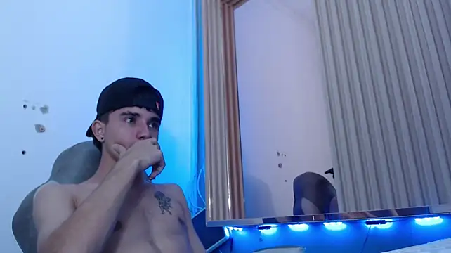 Онлайн чат XXX MaximumSteel_