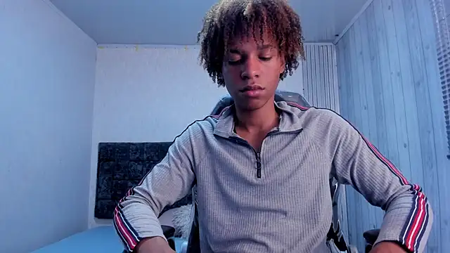 luccas_lowee élő XXX-chatje