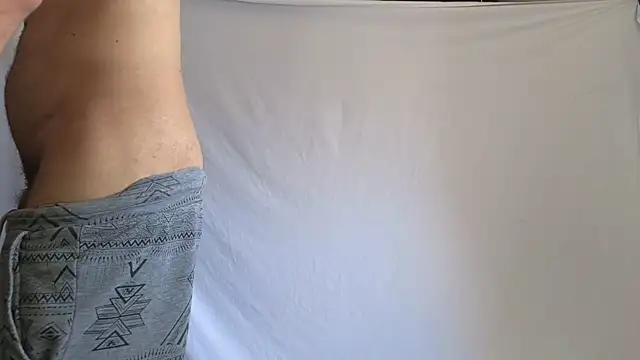 Show modela HawkedScald na web-kameri
