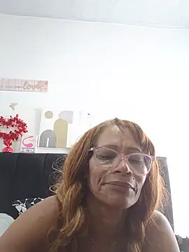 BustyMilf_n Live XXX chat