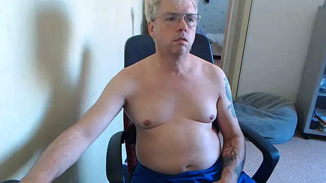 blueandwhite1 Show in webcam