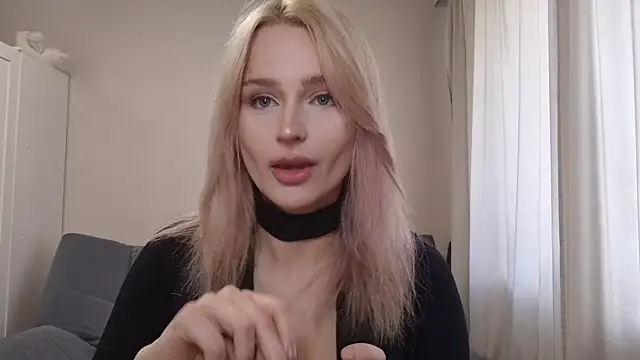 BloomMoon Chat XXX live