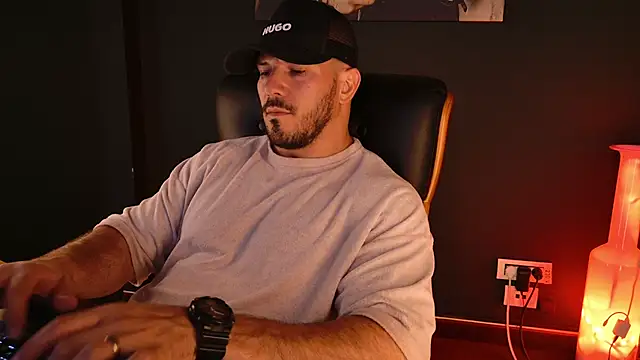 AngeloEric Chat XXX live