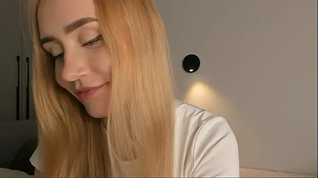 KimikoFolwell's Webcam Show