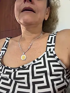 צ'אט XXX בשידור חי של sasi_luna