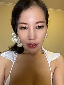 xiaotaotutu103 即時 XXX 聊天