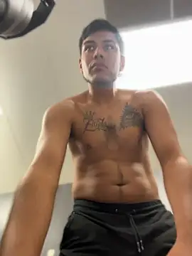 StrokingDaddy4 élő XXX-chatje