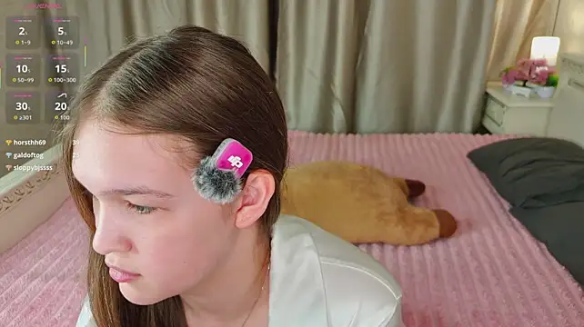 PlayfulMelly's Live XXX Chat