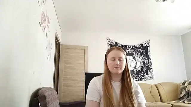 AnikaLipps' Live XXX Chat