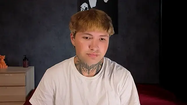 JonnyDarkk 网络视讯表演
