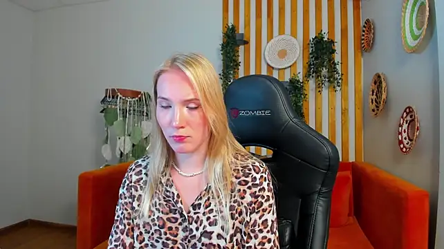 ElaraVoltage Live XXX-chat
