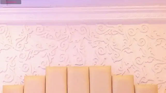 Chat +18 de VioletaHills_ ao vivo