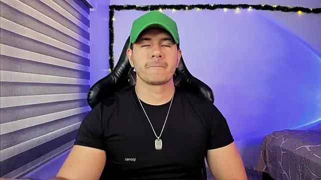 ransojn Live XXX chat