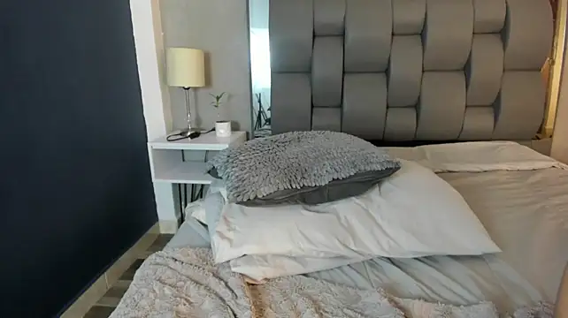 Charlie___Musk's Live XXX Chat