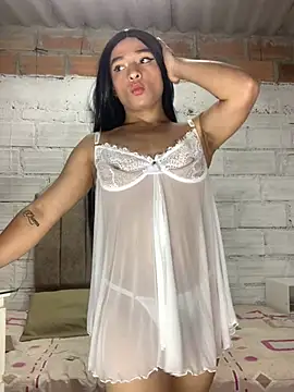 LUCIANA_FOX_TS: διαδικτυακό σόου στην κάμερα