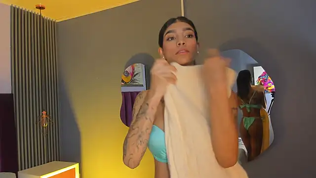 LauraAristizabal Live XXX Chat