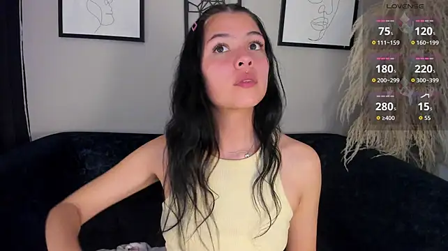 Kiki_Cam__: онлайн-секс-чат