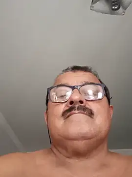 Misterymem63 élő XXX-chatje