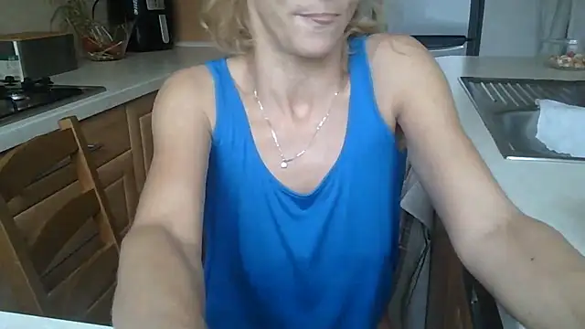 SweetLuc11's Live XXX Chat
