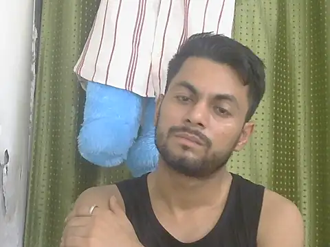 Stubborndesiboy Live XXX-chat