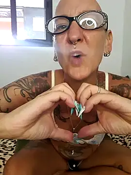 Show de Emma_Milf25 na webcam