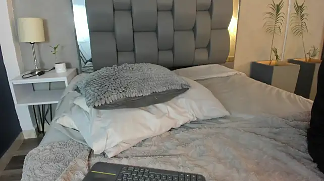 XXX chat uživo modela Charlie___Musk