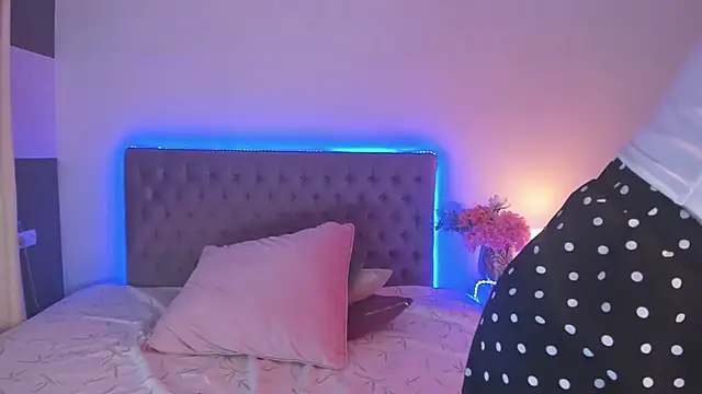 NathalyStars Adlı Modelin Canlı XXX Sohbeti