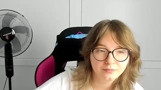 צ'אט XXX בשידור חי של HachiYume