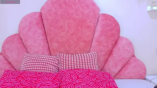 Chat +18 de MyApril__ ao vivo