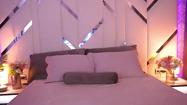 CuteeFoxy Adlı Modelin Canlı XXX Sohbeti