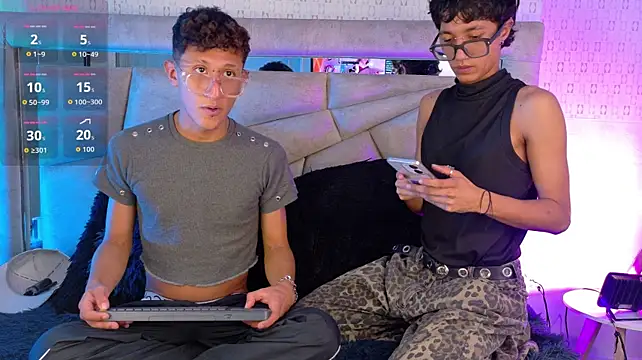 Yen_and_Dko live XXX chat