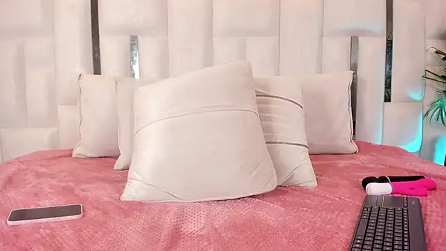 imnikaa_'s Live XXX Chat