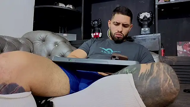 Chatroom XXX en direct de matteosantos