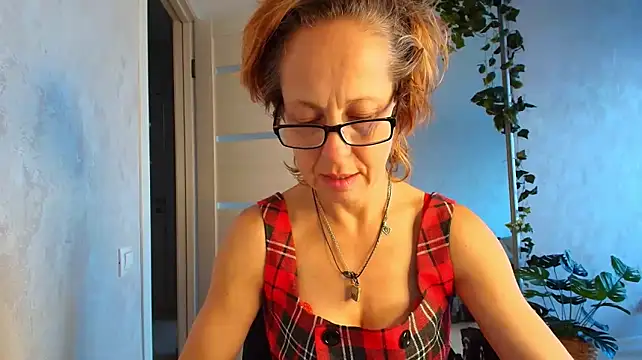 LioraWeiss' Live XXX Chat