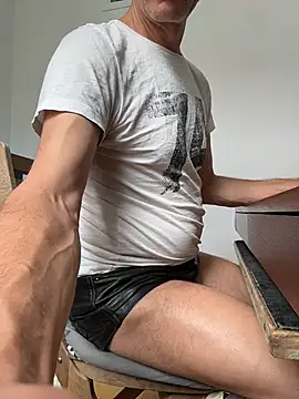 SexyLeon8's Live XXX Chat