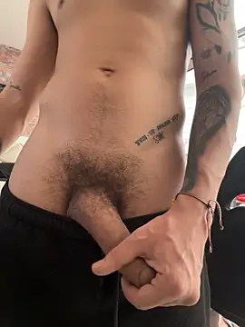 Chat +18 de AlphaMasterXxx ao vivo