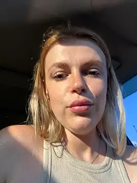 HarrietDart – Naživo XXX chat
