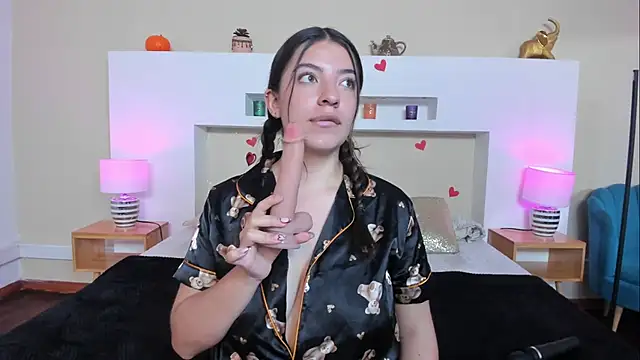 Chat +18 de Sara_Deen ao vivo