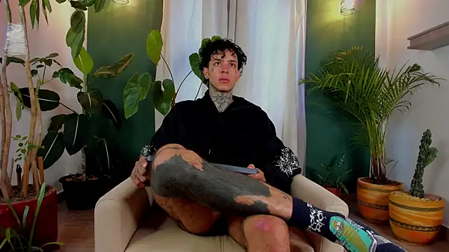 aron_ford77 Live XXX Chat