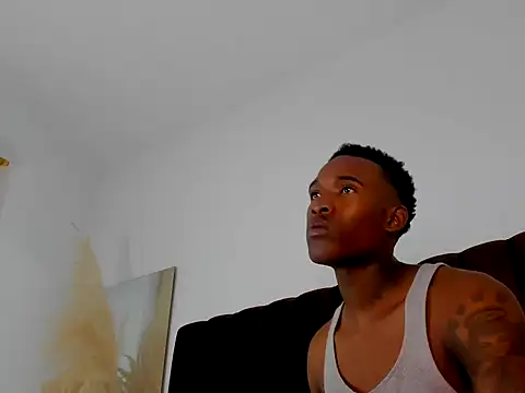 צ'אט XXX בשידור חי של Derek_s3