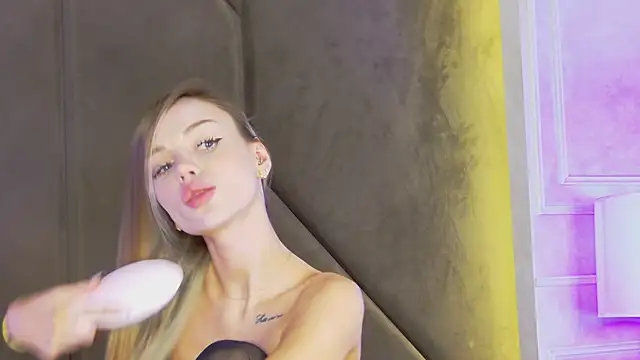 MarilynNova Pertunjukan Webcam