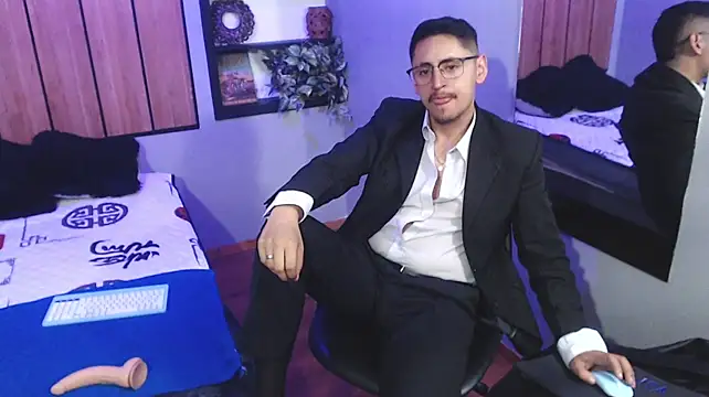 kevin_23_ élő XXX-chatje