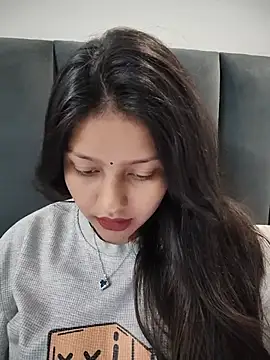 Pavitra_Sharma Adlı Modelin Canlı XXX Sohbeti