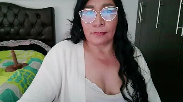 Grace_mature_milf: онлайн-секс-чат